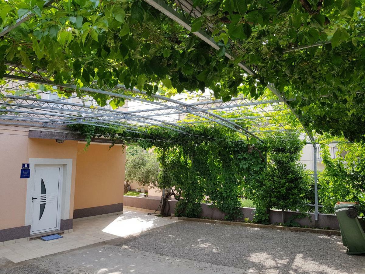 Apartmani Mira Vodice Ngoại thất bức ảnh